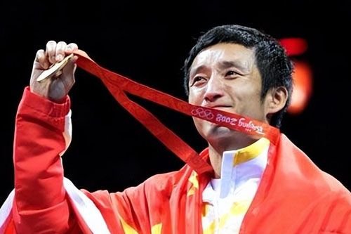 来自遵义的“拳王”邹市明 每一个荣誉都是贵州的