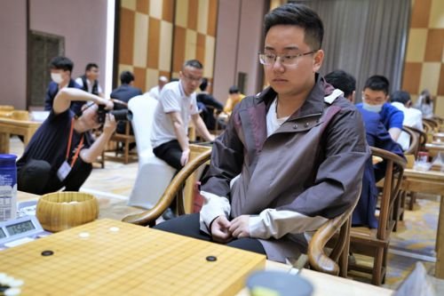 贵阳14岁围棋“神童”石豫来 聂卫平道场小学员