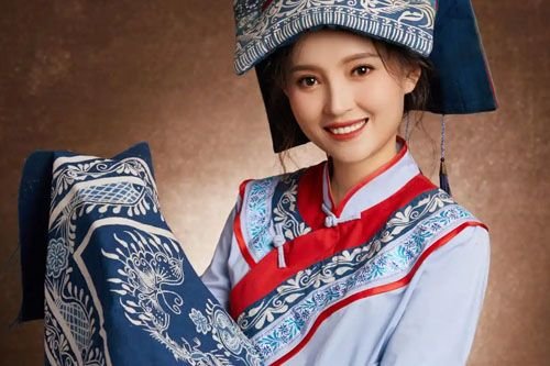 惠水美术老师冉光津：守住老技艺 传承“枫香染”