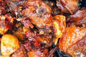 百年香辣传承！息烽阳朗辣子鸡从国道摊到全国伴手礼的黔菜魂