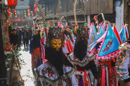 安顺地戏闹新春